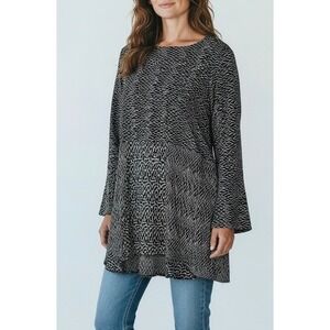 Habitat Womens XL Black White Textured Knit Tunic Top Bell Sleeve A-Line